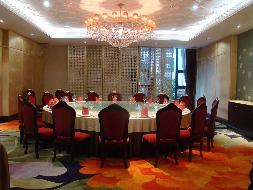 New Pearl River Hotel Guangzhou Dış mekan fotoğraf